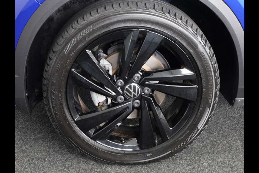 Volkswagen T-Roc 1.5 TSI R-Line 150 pk Automaat (DSG) | Verlengde garantie | Navigatie via App | Panoramadak | Parkeersensoren (Park assist) | Achteruitrijcamera | Black style pakket |
