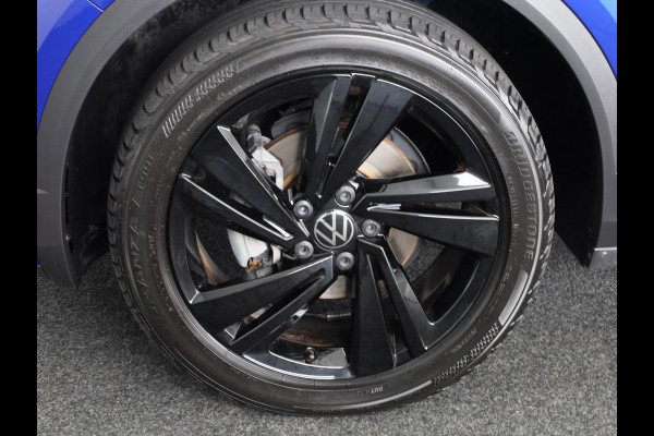 Volkswagen T-Roc 1.5 TSI R-Line 150 pk Automaat (DSG) | Verlengde garantie | Navigatie via App | Panoramadak | Parkeersensoren (Park assist) | Achteruitrijcamera | Black style pakket |