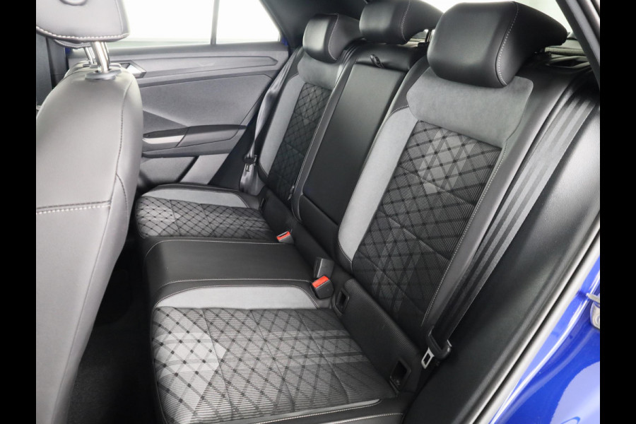 Volkswagen T-Roc 1.5 TSI R-Line 150 pk Automaat (DSG) | Verlengde garantie | Navigatie via App | Panoramadak | Parkeersensoren (Park assist) | Achteruitrijcamera | Black style pakket |