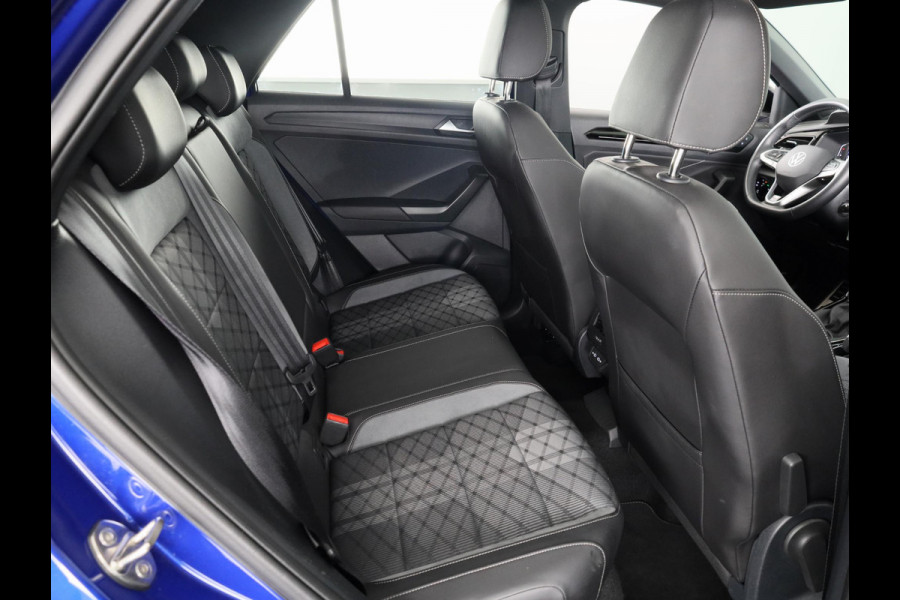 Volkswagen T-Roc 1.5 TSI R-Line 150 pk Automaat (DSG) | Verlengde garantie | Navigatie via App | Panoramadak | Parkeersensoren (Park assist) | Achteruitrijcamera | Black style pakket |