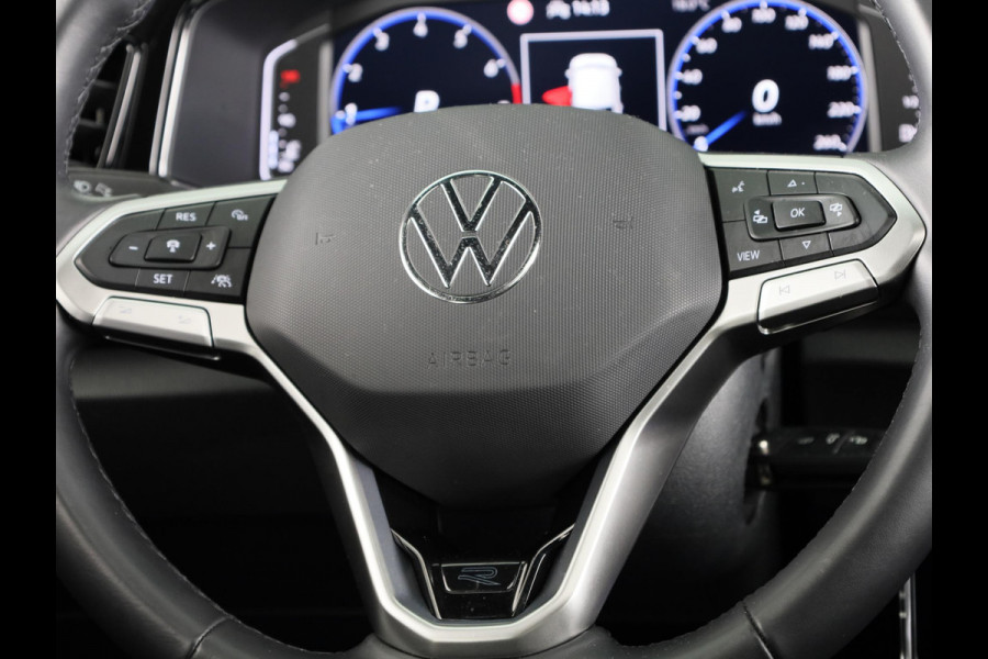 Volkswagen T-Roc 1.5 TSI R-Line 150 pk Automaat (DSG) | Verlengde garantie | Navigatie via App | Panoramadak | Parkeersensoren (Park assist) | Achteruitrijcamera | Black style pakket |