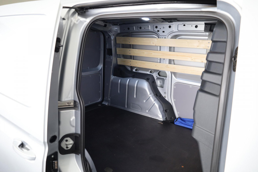 Volkswagen Caddy Cargo 2.0 TDI Style 75PK | Keyless entry | Groot navigatie | Park Assist | Cruise control |