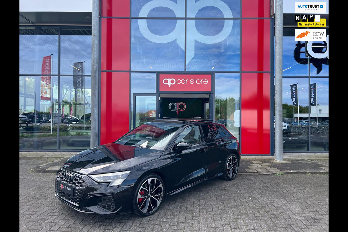 Audi S3 Sportback 2.0 TFSI S3 quattro B&O | Head Up | Pano Audi S3 Sportback 2.0 TFSI S3 quattro B&O | Head Up | Pano