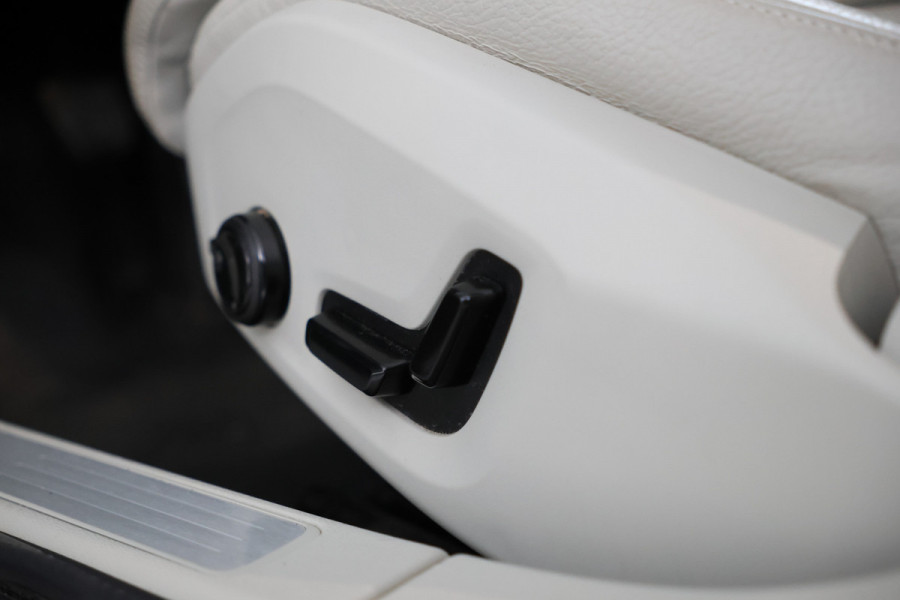 Volvo V60 2.0 D3 Airco, Cruise Control, LEER