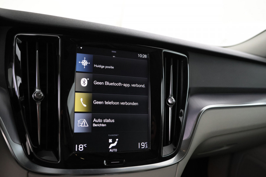 Volvo V60 2.0 D3 Airco, Cruise Control, LEER