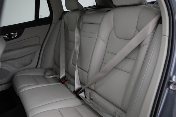 Volvo V60 2.0 D3 Airco, Cruise Control, LEER