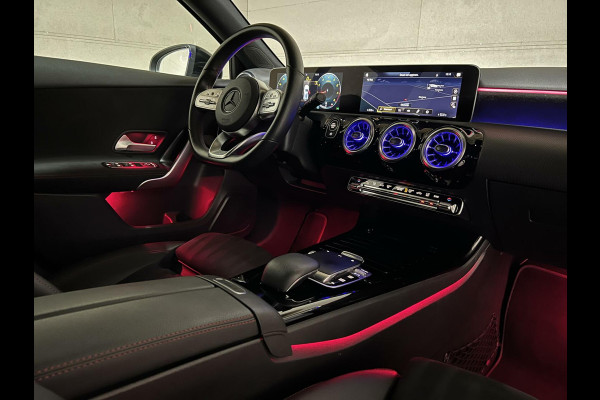 Mercedes-Benz A-Klasse 180 AMG Matgrijs Sfeerverlichting Carplay