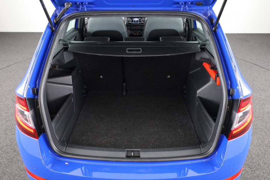 Škoda Fabia Combi 1.0 TSI Sport Business 95 pk | Navigatie via App | Parkeersensoren | Cruise control | Apple carplay/Android auto |