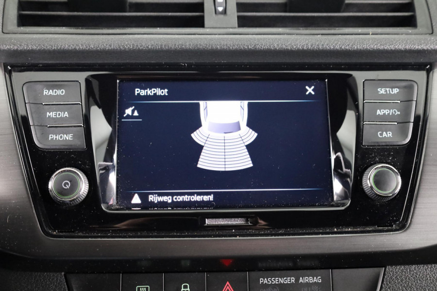 Škoda Fabia Combi 1.0 TSI Sport Business 95 pk | Navigatie via App | Parkeersensoren | Cruise control | Apple carplay/Android auto |