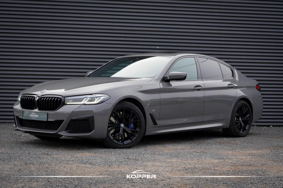 BMW 5 Serie 540d xDrive High Exe / M-Sport / NL Auto / M-Stoelen / Schuifdak / Laser