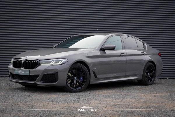 BMW 5 Serie 540d xDrive High Exe / M-Sport / NL Auto / M-Stoelen / Schuifdak / Laser