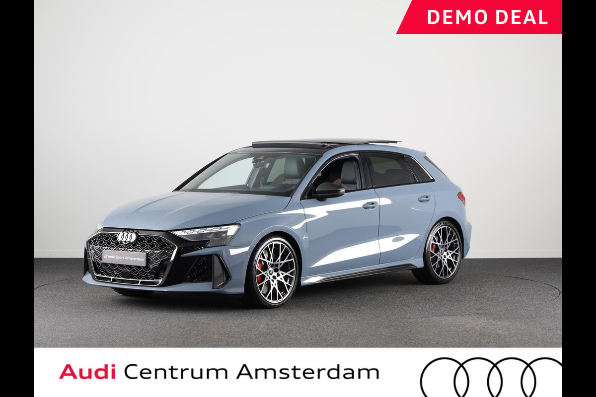 Audi RS3 Sportback 2.5 TFSI RS 3 quattro 400pk Panoramadak | RS-sportuitlaatsysteem | RS carbon glanszwart | topsnelheid 280 km/h | Adaptief onderstel Audi RS3 Sportback 2.5 TFSI RS 3 quattro 400pk Panoramadak | RS-sportuitlaatsysteem | RS carbon glanszwart | topsnelheid 280 km/h | Adaptief onderstel