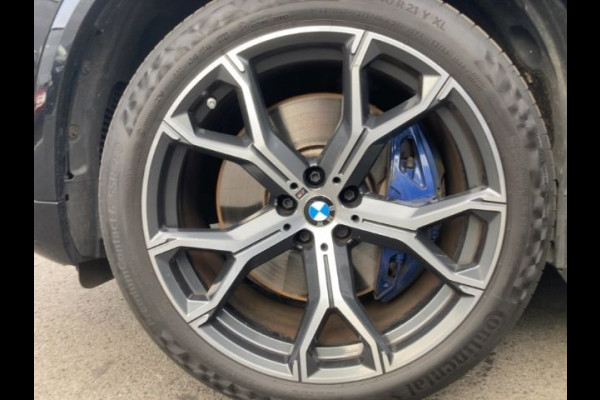 BMW X5 xDrive45e M-SPORT ** LED, NAVI+, BEIGE LEDER, PANORAMA, KEYLESS, HuD, 21-inch LMV, ** 1e EIG - UNFALLFREI ** ** INFORMEER OOK NAAR ONZE AANTREKKELIJKE FINANCIAL-LEASE TARIEVEN **
