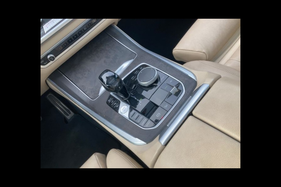 BMW X5 xDrive45e M-SPORT ** LED, NAVI+, BEIGE LEDER, PANORAMA, KEYLESS, HuD, 21-inch LMV, ** 1e EIG - UNFALLFREI ** ** INFORMEER OOK NAAR ONZE AANTREKKELIJKE FINANCIAL-LEASE TARIEVEN **