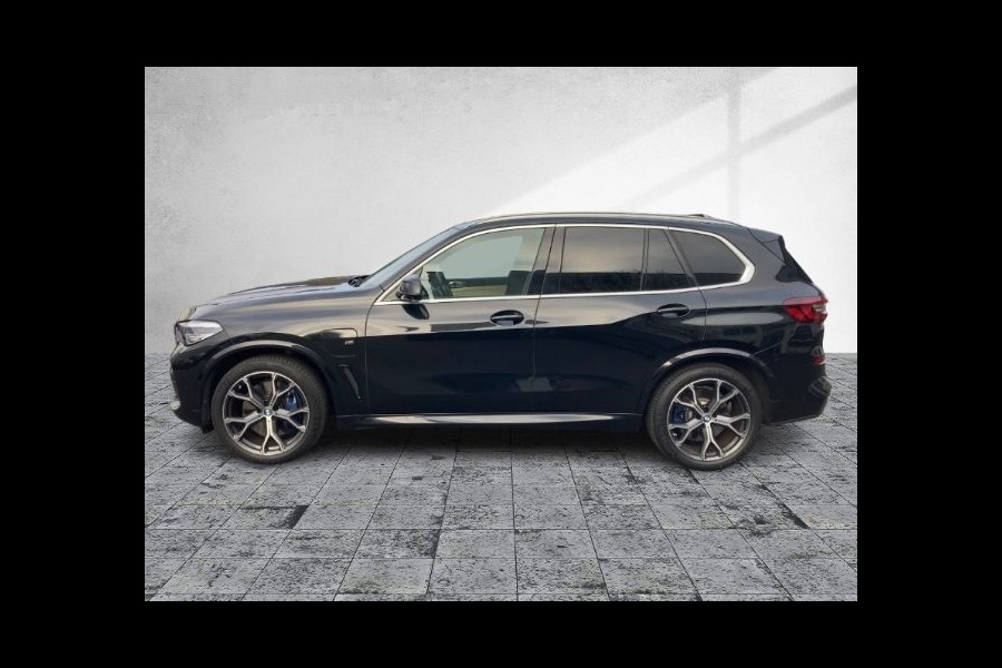 BMW X5 xDrive45e M-SPORT ** LED, NAVI+, BEIGE LEDER, PANORAMA, KEYLESS, HuD, 21-inch LMV, ** 1e EIG - UNFALLFREI ** ** INFORMEER OOK NAAR ONZE AANTREKKELIJKE FINANCIAL-LEASE TARIEVEN **