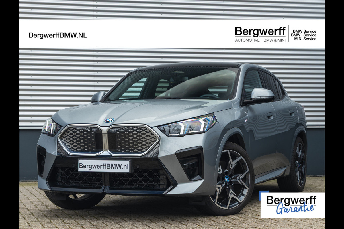 BMW iX2 xDrive30 M-Sport - Pano - Driving Ass - Harman Kardon - Head-Up BMW iX2 xDrive30 M-Sport - Pano - Driving Ass - Harman Kardon - Head-Up