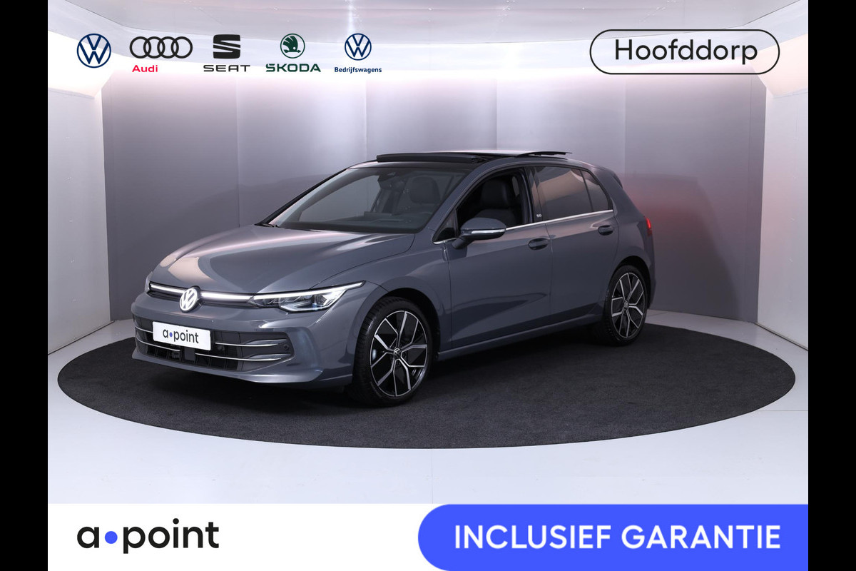Volkswagen Golf 1.5 eTSI Style 50 edition 150 pk Automaat (DSG) | Navigatie | Panoramadak | Elektr. trekhaak | Parkeersensoren | Achteruitrijcamera | Adaptieve cruise control | Stoelverwarming |