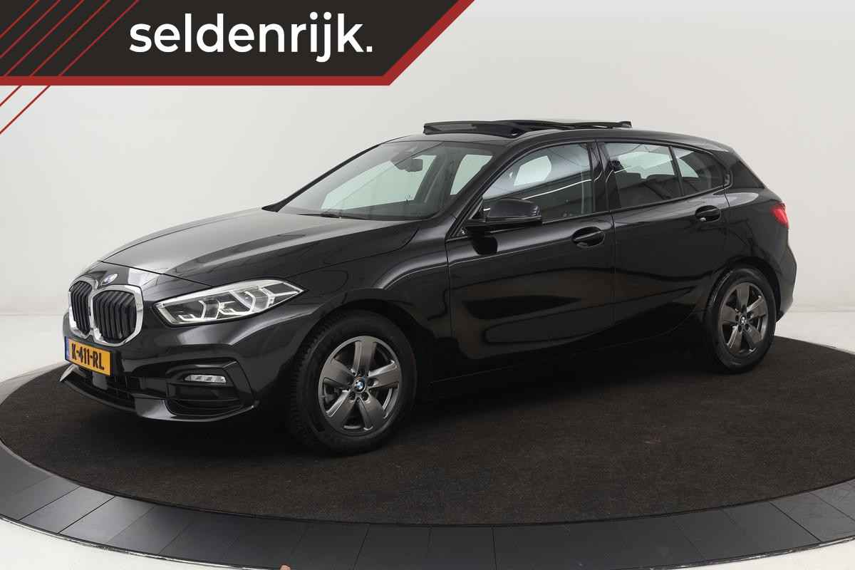 BMW 1-serie 118i Sport Line | Panoramadak | Carplay | Live Cockpit | Half leder | Navigatie | DAB | Climate control | PDC | Full LED | Cruise control BMW 1-serie 118i Sport Line | Panoramadak | Carplay | Live Cockpit | Half leder | Navigatie | DAB | Climate control | PDC | Full LED | Cruise control
