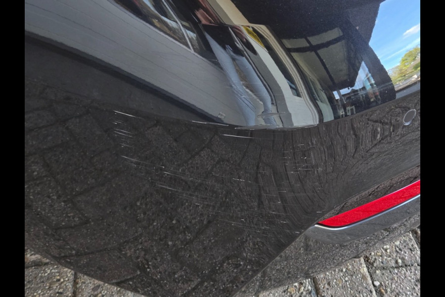 BMW 2 Serie M240I I BTW AUTO I REST BPM € 2.946,- I LEDER I SCHUIFDAK I