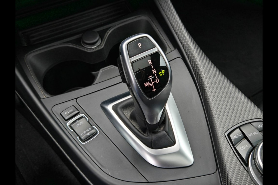 BMW 2 Serie M240I I BTW AUTO I REST BPM € 2.946,- I LEDER I SCHUIFDAK I