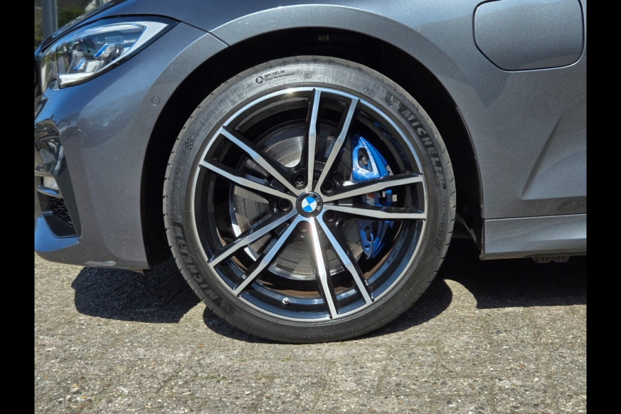 BMW 3-serie 330E XDR. M SPORT I LASER I PANORAMA I MEMORY SEATS I DRIV. PROF