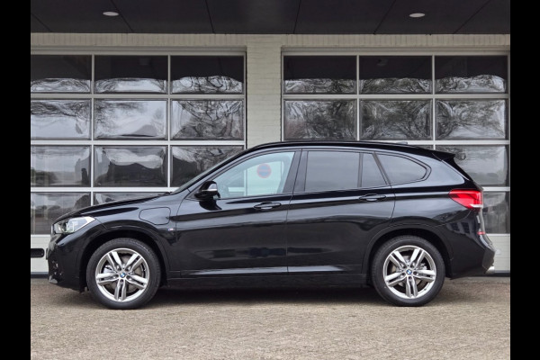 BMW X1 XDRIVE25E M SPORT I 18 INCH I SPORTSTOELEN LEDER I CAMERA I