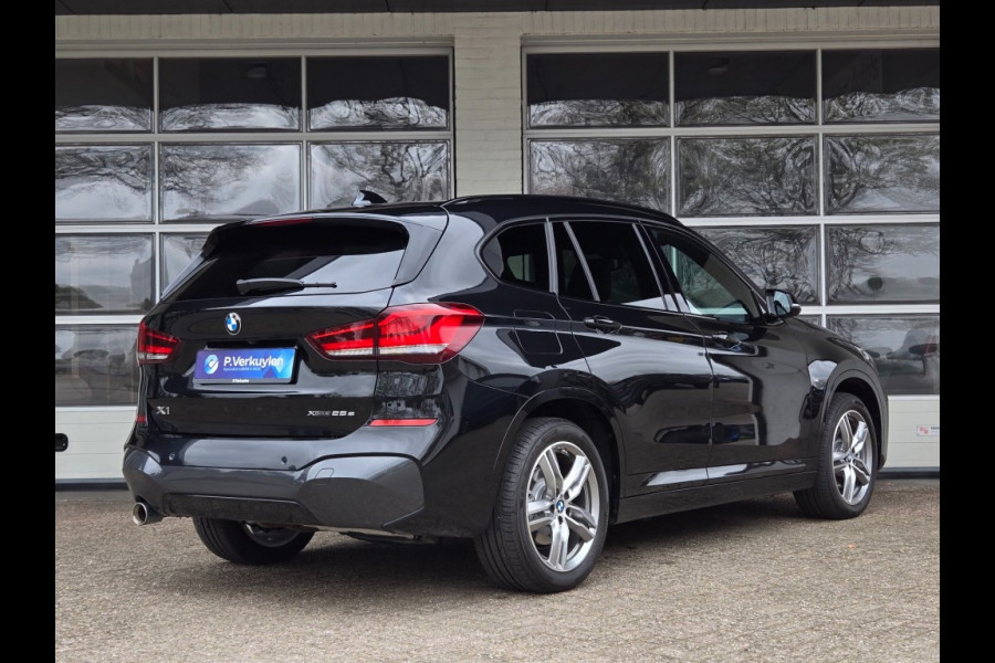 BMW X1 XDRIVE25E M SPORT I 18 INCH I SPORTSTOELEN LEDER I CAMERA I