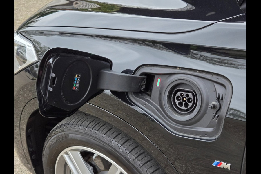 BMW X1 XDRIVE25E M SPORT I 18 INCH I SPORTSTOELEN LEDER I CAMERA I