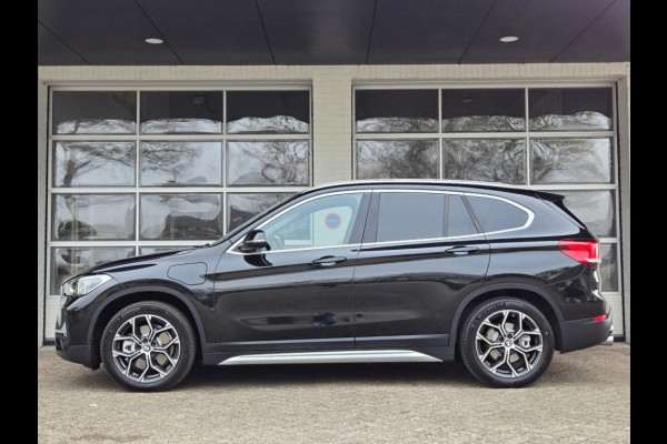 BMW X1 XDRIVE25E X LINE I SPORTSTOELEN I TREKHAAK I HEAD UP I
