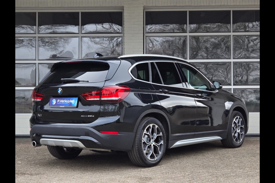 BMW X1 XDRIVE25E X LINE I SPORTSTOELEN I TREKHAAK I HEAD UP I