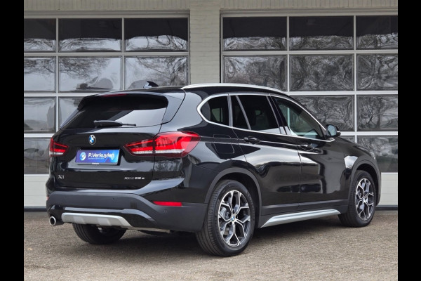 BMW X1 XDRIVE25E X LINE I SPORTSTOELEN I TREKHAAK I HEAD UP I