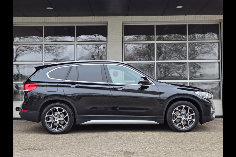 BMW X1 XDRIVE25E X LINE I SPORTSTOELEN I TREKHAAK I HEAD UP I
