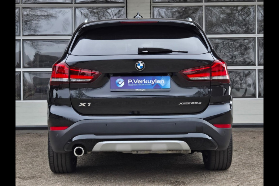BMW X1 XDRIVE25E X LINE I SPORTSTOELEN I TREKHAAK I HEAD UP I