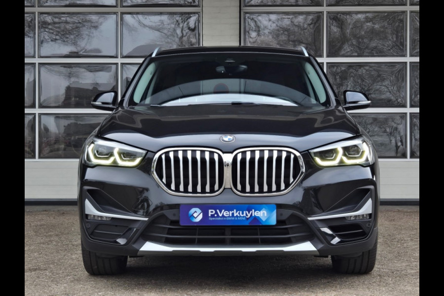BMW X1 XDRIVE25E X LINE I SPORTSTOELEN I TREKHAAK I HEAD UP I
