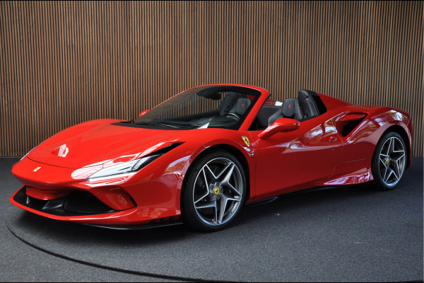 Ferrari F8 Spider 3.9 V8 HELE Daytona Seats Passengerdisplay CarPlay Rosso Corsa