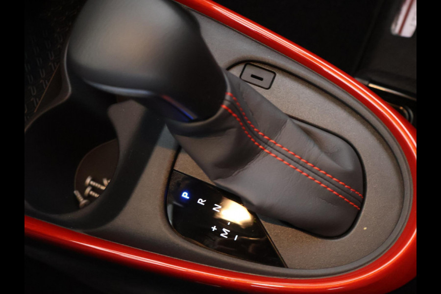 Toyota Aygo X 1.0 VVT-i S-CVT Pulse | Stoelverwarming| Adaptief Cruise Control | Apple Carplay & Android auto |