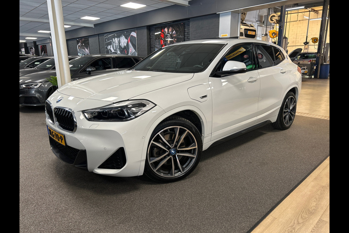 BMW X2 XDrive25e High Executive M-sport / camera / stoelverwarming / Head-up / panorama-dak BMW X2 XDrive25e High Executive M-sport / camera / stoelverwarming / Head-up / panorama-dak
