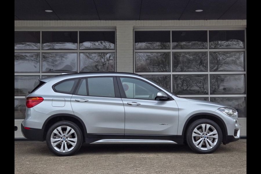 BMW X1 SDRIVE18I SPORTLINE I SPORTSTOELEN I CAMERA I 18 INCH I