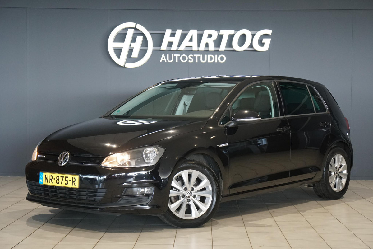 Volkswagen Golf 1.0 TSI Comfortline + APPLE CARPLAY / DAB Volkswagen Golf 1.0 TSI Comfortline + APPLE CARPLAY / DAB