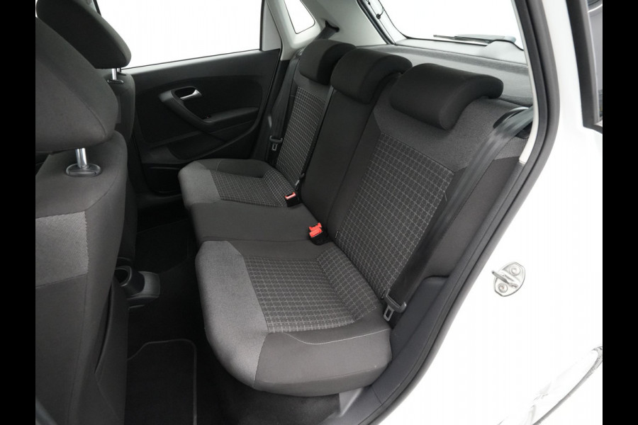 Volkswagen Polo 1.2 TSI 90pk Comfortline Airco Cruise Lm Velgen Touchscreen 199