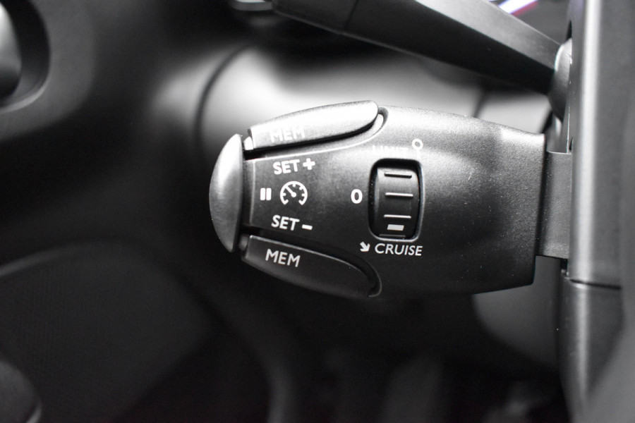 Citroën C3 Aircross 1.2 PureTech Shine / Carplay / Half Leder / DAB / Cruise / LED