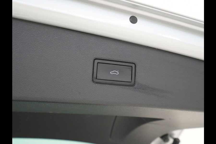 Volkswagen Tiguan 1.4 TSI eHybrid DSG 245pk R-Line Business+ Panorama Navigatie Camera Stoelverwarming Trekhaak 292