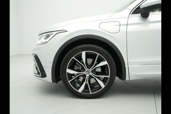 Volkswagen Tiguan 1.4 TSI eHybrid DSG 245pk R-Line Business+ Panorama Navigatie Camera Stoelverwarming Trekhaak 292