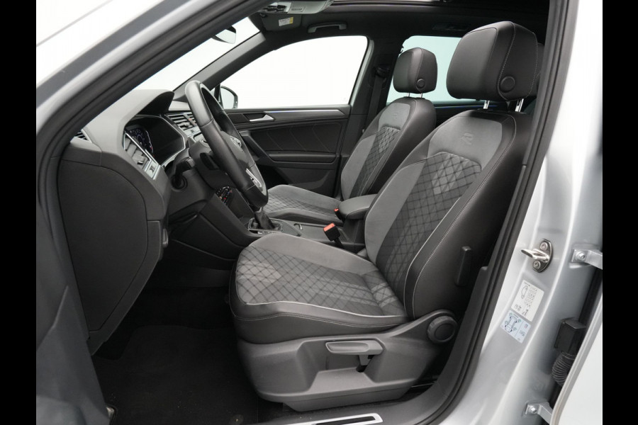 Volkswagen Tiguan 1.4 TSI eHybrid DSG 245pk R-Line Business+ Panorama Navigatie Camera Stoelverwarming Trekhaak 292
