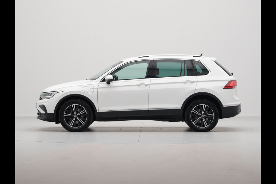 Volkswagen Tiguan 1.4 TSI 245pk eHybrid Navigatie Pdc Side Assist Acc 259