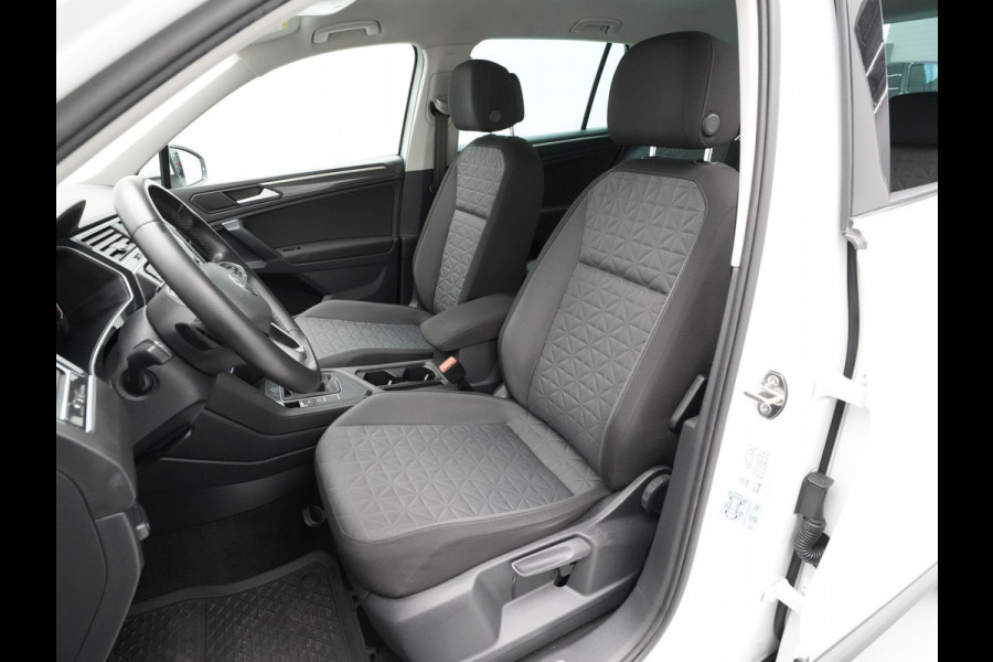 Volkswagen Tiguan 1.4 TSI 245pk eHybrid Navigatie Pdc Side Assist Acc 259