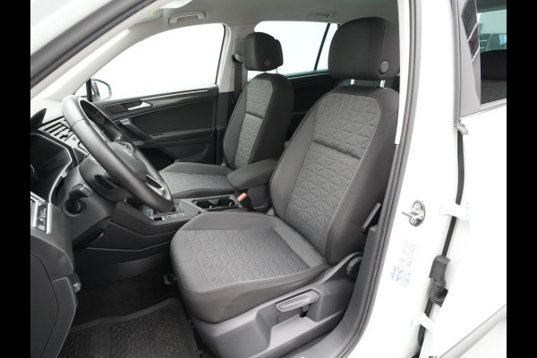 Volkswagen Tiguan 1.4 TSI 245pk eHybrid Navigatie Pdc Side Assist Acc 259