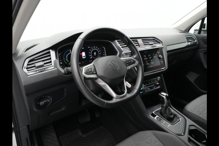 Volkswagen Tiguan 1.4 TSI 245pk eHybrid Navigatie Pdc Side Assist Acc 259