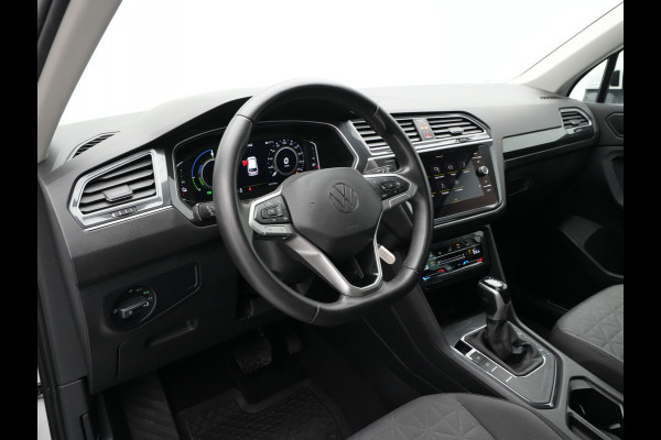 Volkswagen Tiguan 1.4 TSI 245pk eHybrid Navigatie Pdc Side Assist Acc 259