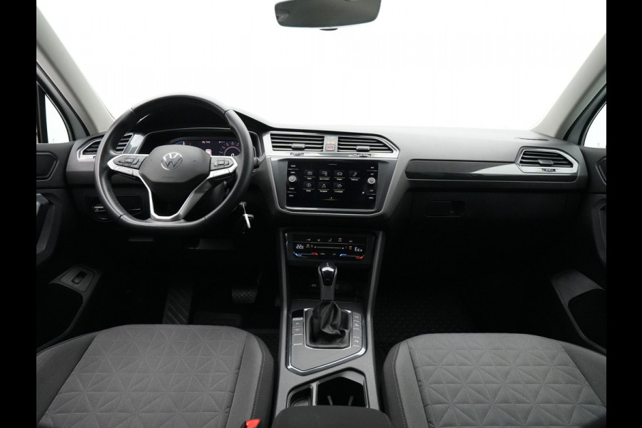 Volkswagen Tiguan 1.4 TSI 245pk eHybrid Navigatie Pdc Side Assist Acc 259